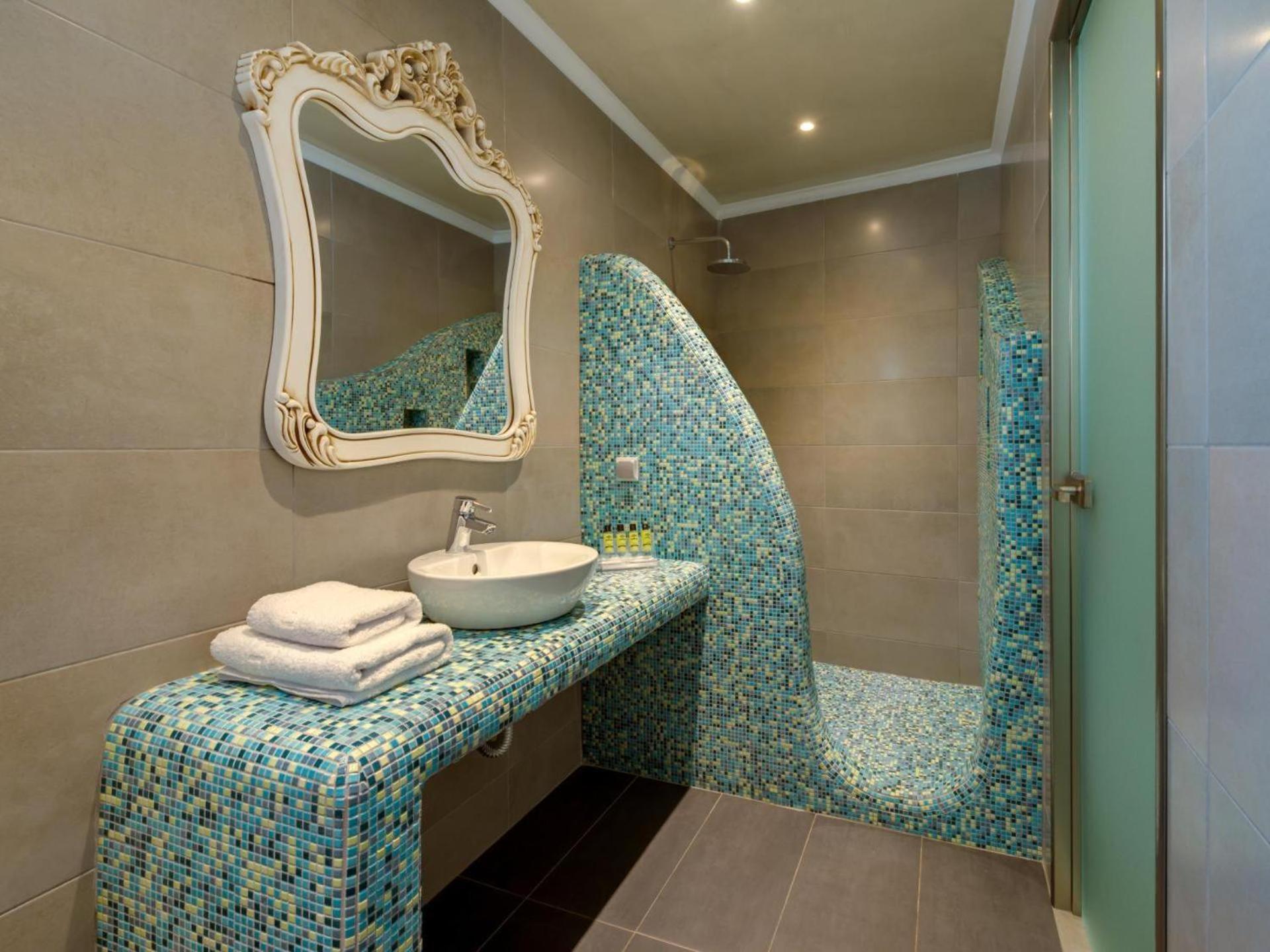 A&g Company 4* Fira (Santorini)
